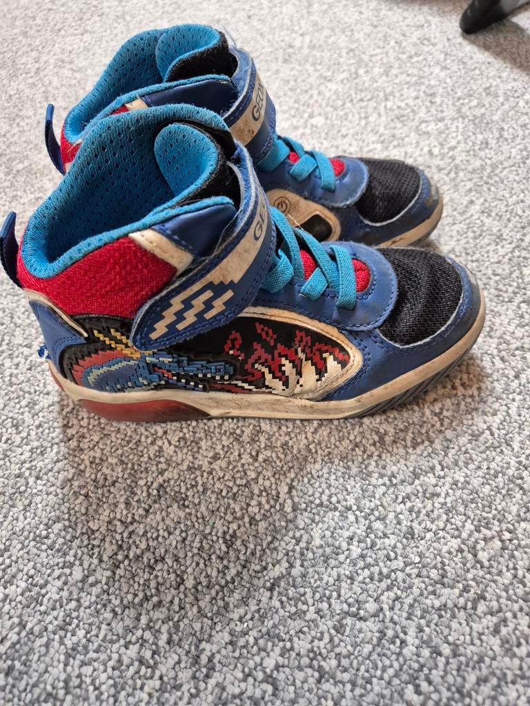 Geox sneakers maat 30 met lichtjes, Ophalen of Verzenden