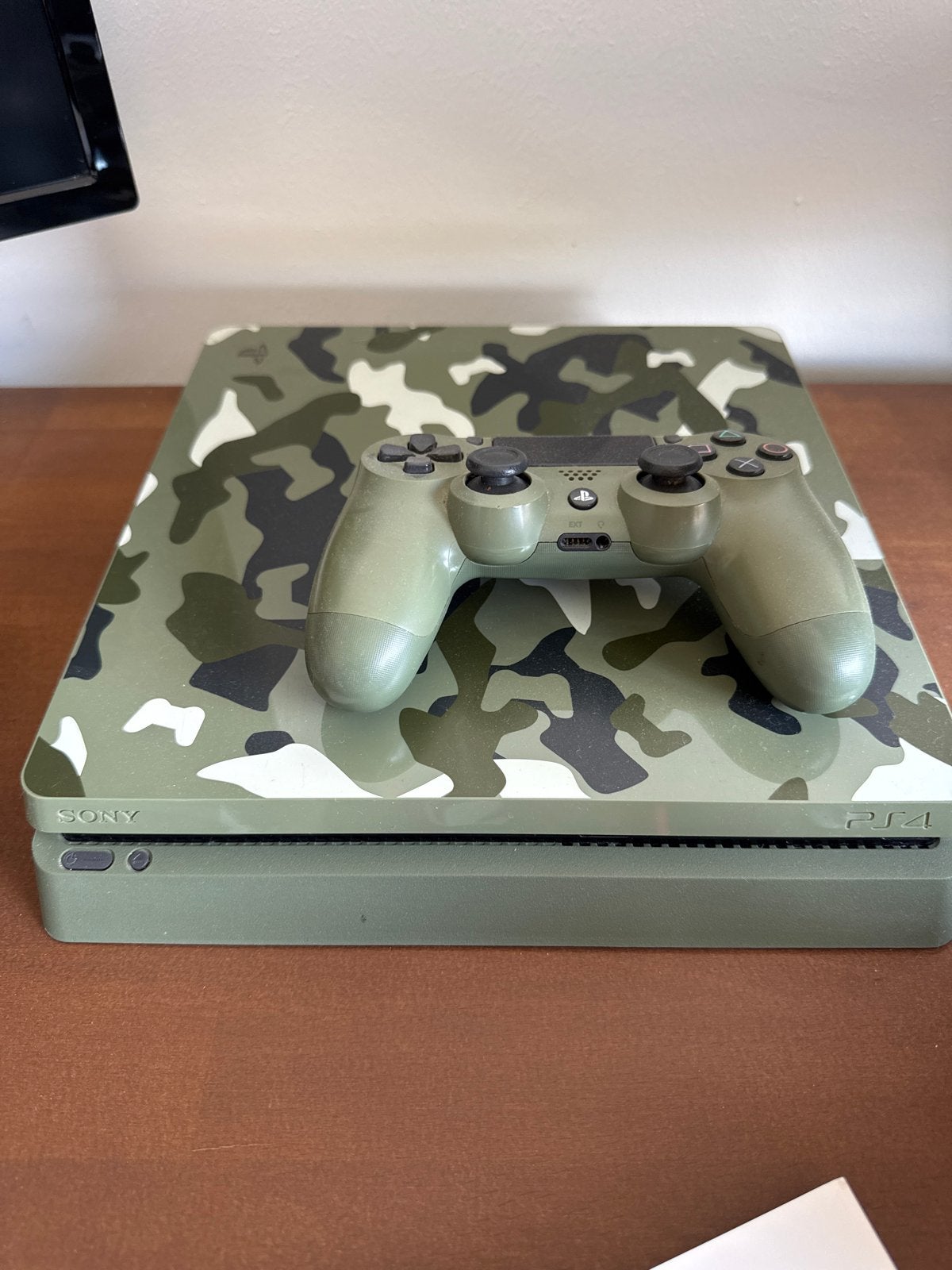 PlayStation 4 Slim WWII Editie - Camouflage, Ophalen of Verzenden, Gebruikt, Met 1 controller, Slim