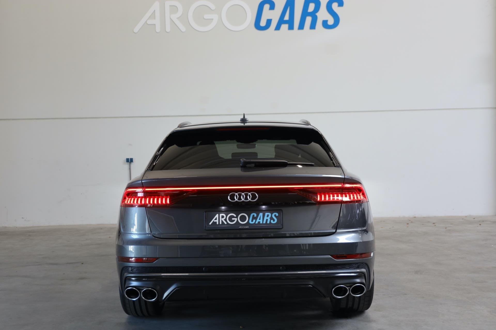 Audi Q8 4.0 TFSI SQ8 QUATTRO MATRIX LED RED LEDER INTERIOR C, Auto's, Audi, Automaat, Gebruikt, 2245 kg, Leder