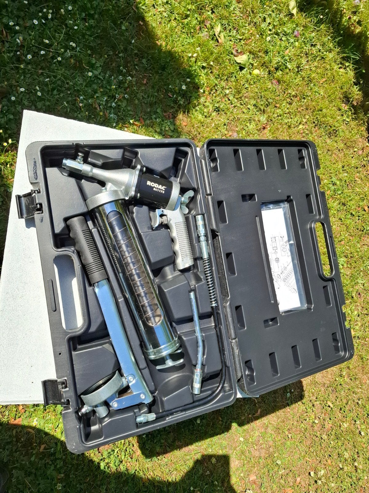 Pneumatische vetspuitset nieuw in het koffer., Ophalen, Gevuld, Nieuw
