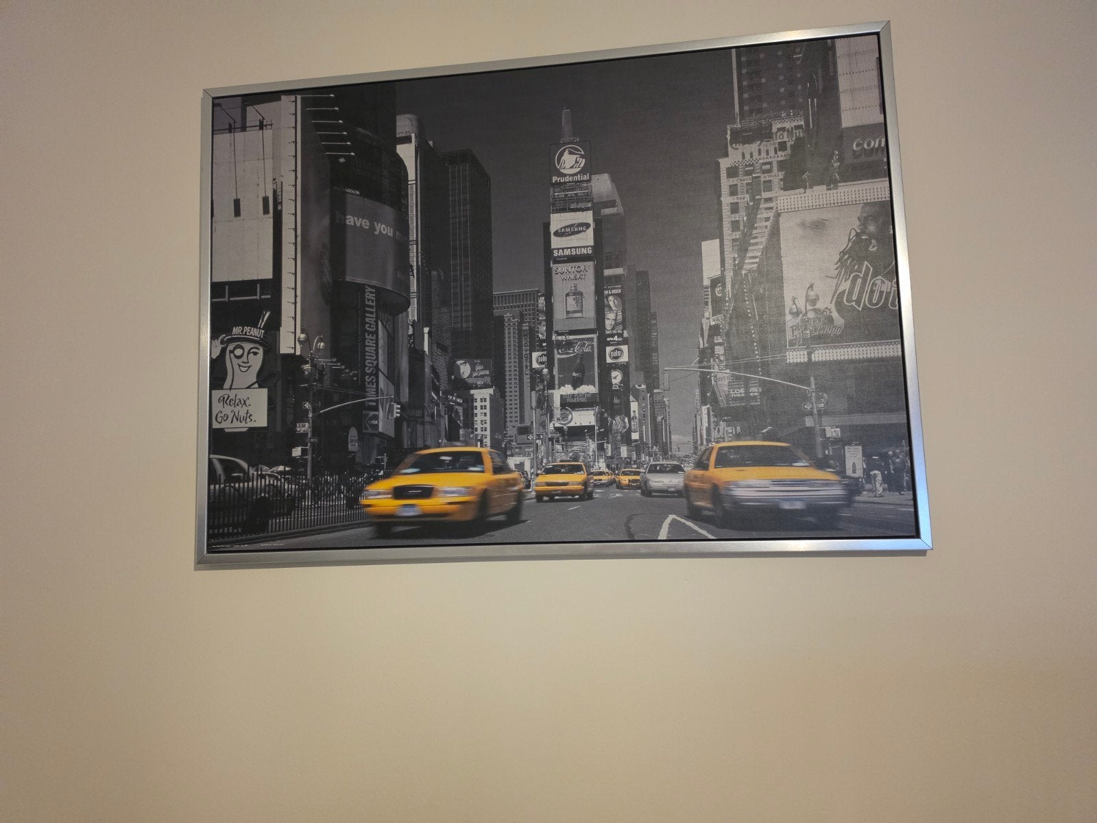 New York Times Square Canvas - Zwart-wit met kleuraccent, Huis en Inrichting, Ophalen, 125 cm of meer, Zo goed als nieuw, Foto of Poster