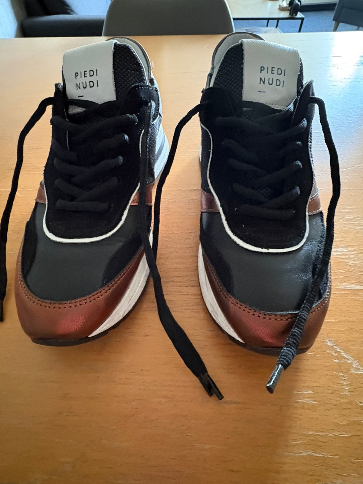 Piedi Nudi 39, Kleding | Dames, Ophalen of Verzenden, Zo goed als nieuw, Sneakers of Gympen