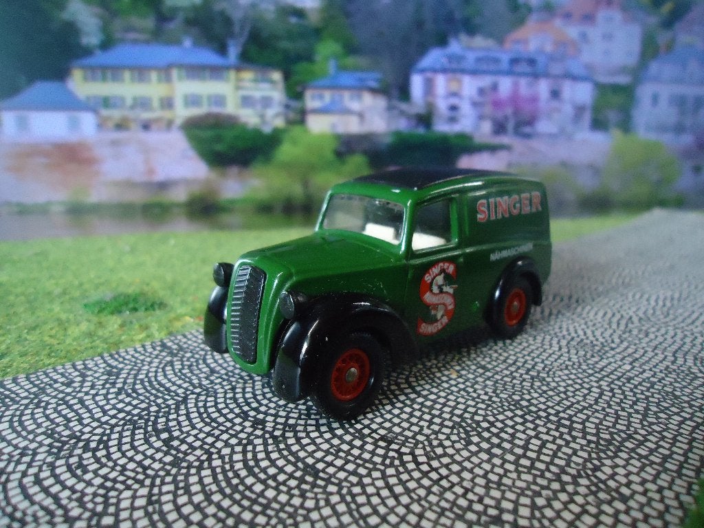 1/43 1950 Morris Z Van - Lledo Days Gone SINGER NAAiMACHINES, Ophalen of Verzenden, Gebruikt, Auto, Overige merken