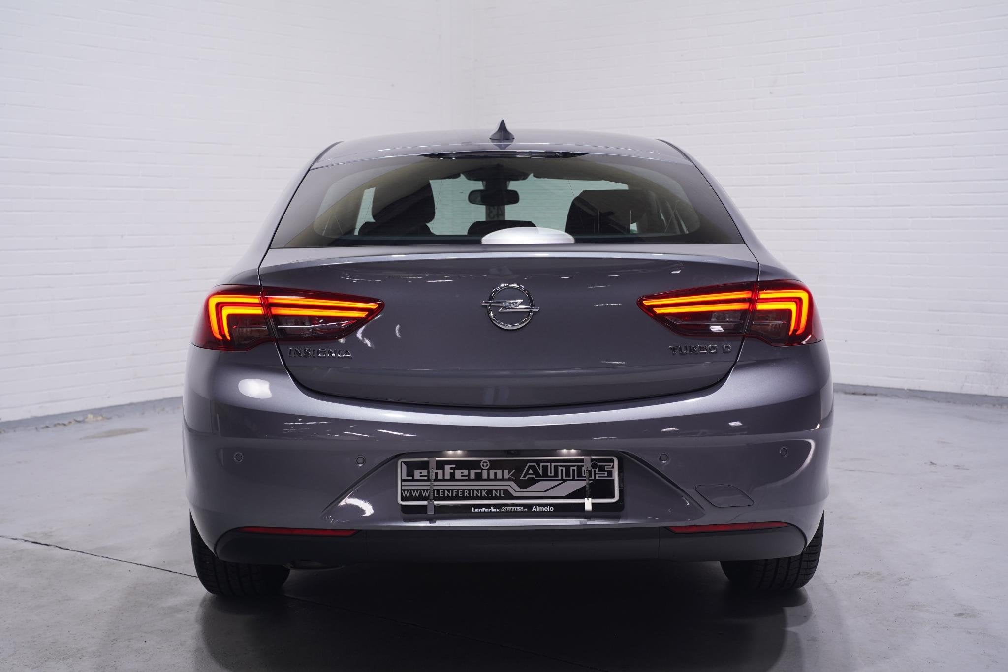 Foto 10 van Opel Insignia Grand Sport 1.6 CDTI Business Executive naviga