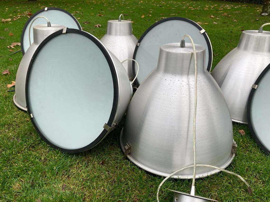 8 Grote industriele aluminium hanglampen glazen onderkant, Huis en Inrichting, Lampen | Hanglampen, Ophalen, Gebruikt, Metaal