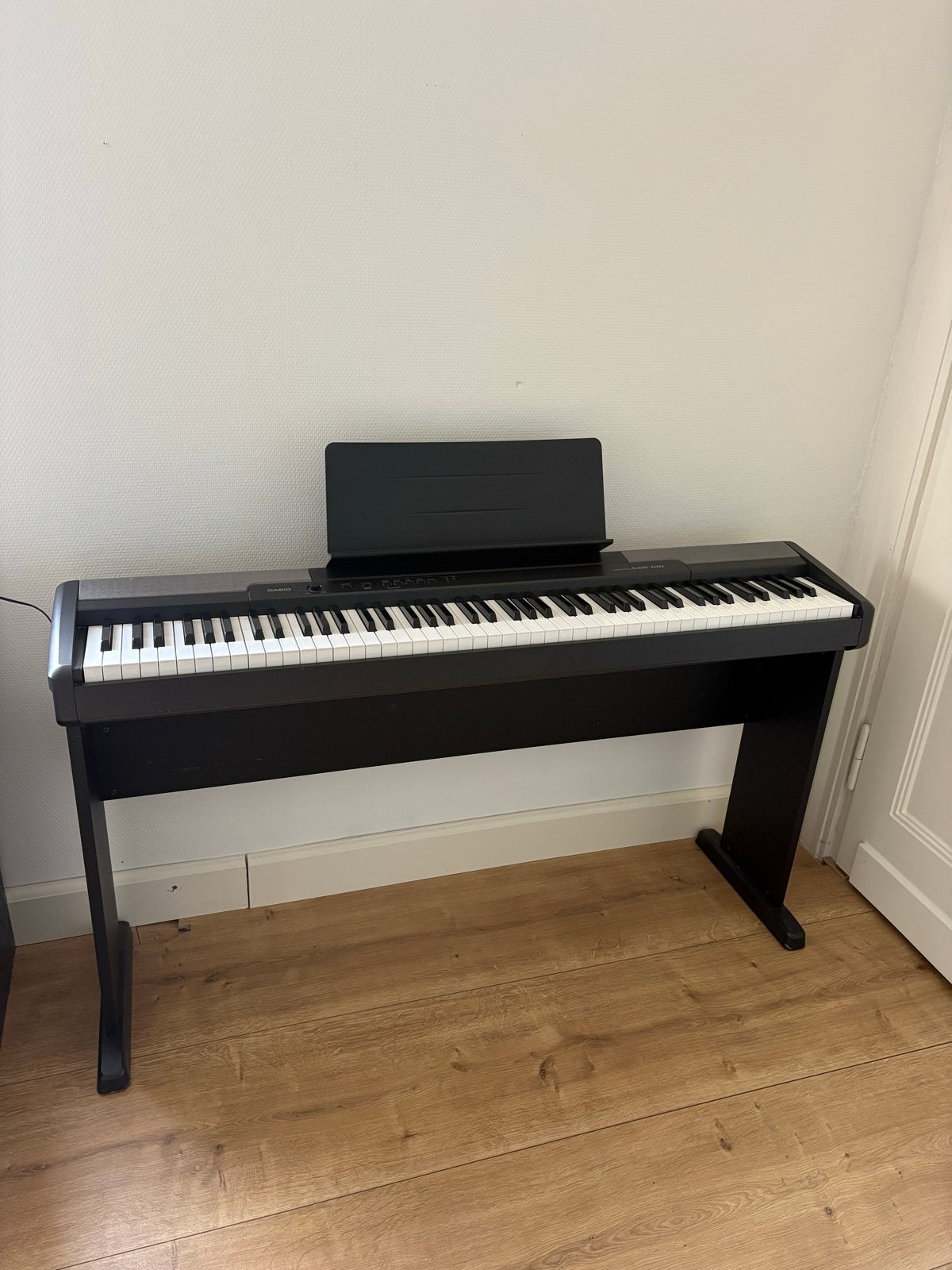 Casio CDP-100 Digitale Piano met standaard, Muziek en Instrumenten, Ophalen, Gebruikt, Zwart, Digitaal