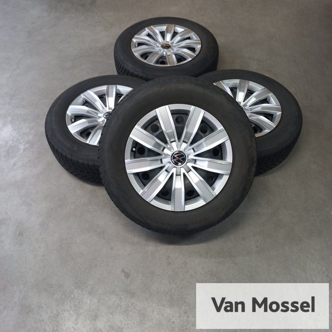 Volkswagen Tiguan Vredestein Wintrac PRO 215/65/R17 99H, Auto-onderdelen, Banden en Velgen, -, -, Banden en Velgen, 17 inch