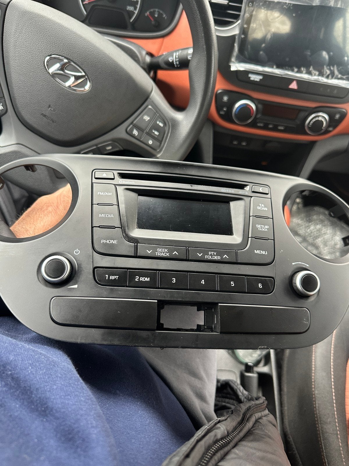 Hyundai i10 Radios/Navigatie Systeem - Origineel Onderdeel, Auto diversen, Ophalen of Verzenden, Zo goed als nieuw