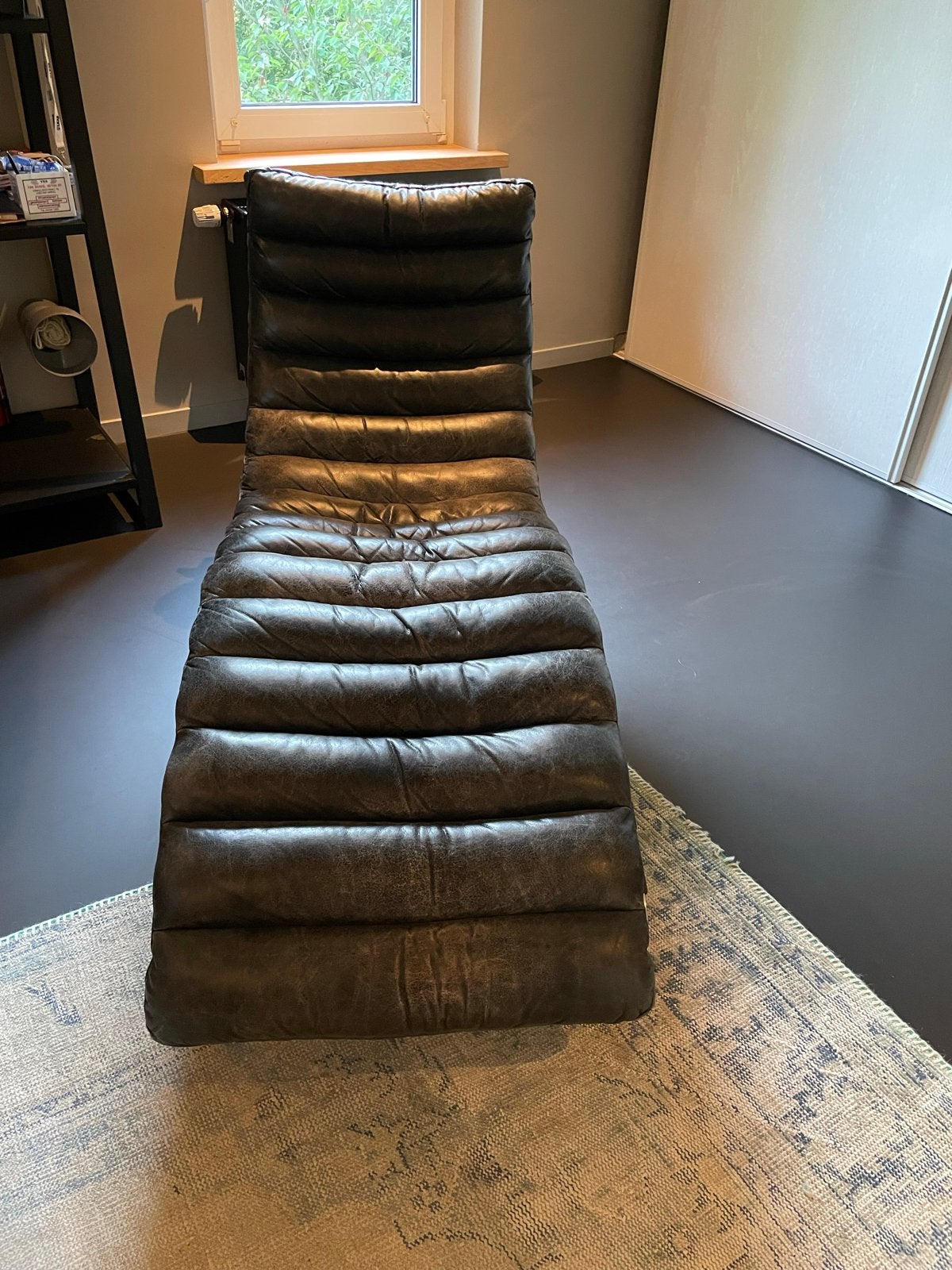 RH Oviedo Leather Chaise - Timothy Oulton Design, Huis en Inrichting, Stoelen, Ophalen, Gebruikt, Zwart, Leer
