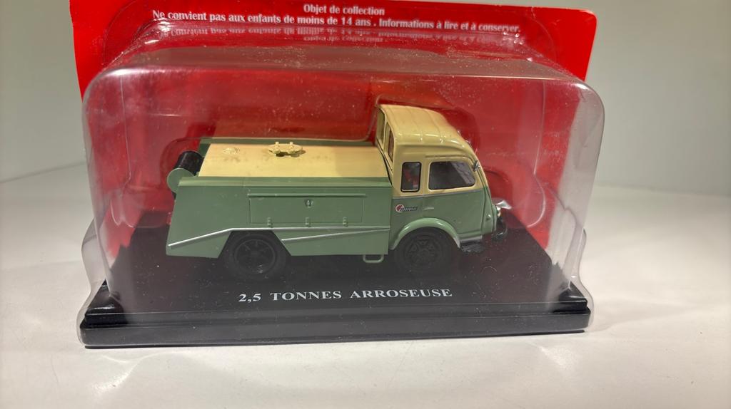 2.5 tonnes arroseuse hachette 1.43, Hobby en Vrije tijd, Overige merken, Auto, Ophalen of Verzenden, A