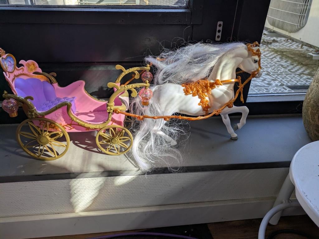 Barbie Koets met Paard en extra paard- Prinsessen Speelset, Ophalen, Gebruikt, Meisje