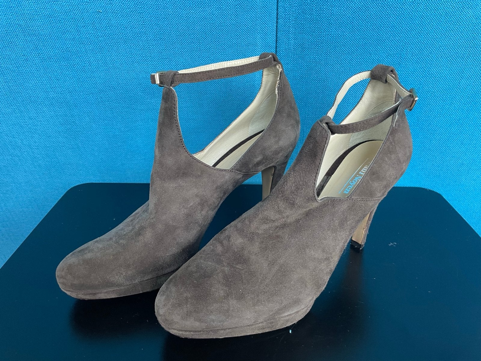 Paul Noyen suède schoenen, maat 41.5, uitstekende staat, Ophalen of Verzenden, Zo goed als nieuw, Bruin, Schoenen met hoge hakken