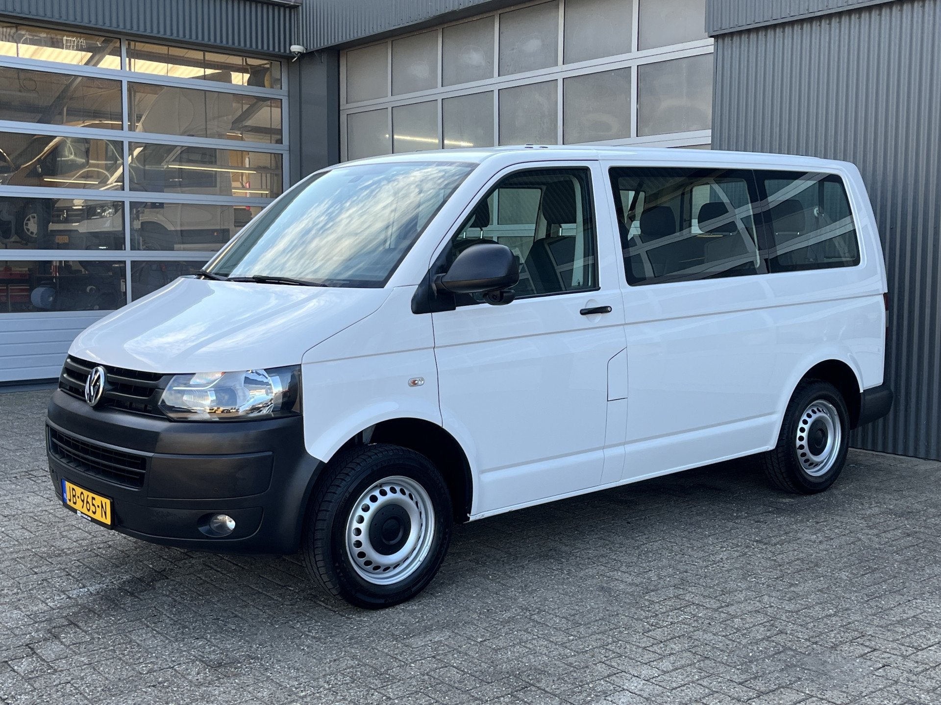 Volkswagen Transporter Kombi 2.0 TDI DSG 140pk L1H1 BTW en B, Euro 5, Stof, Gebruikt, 2500 kg