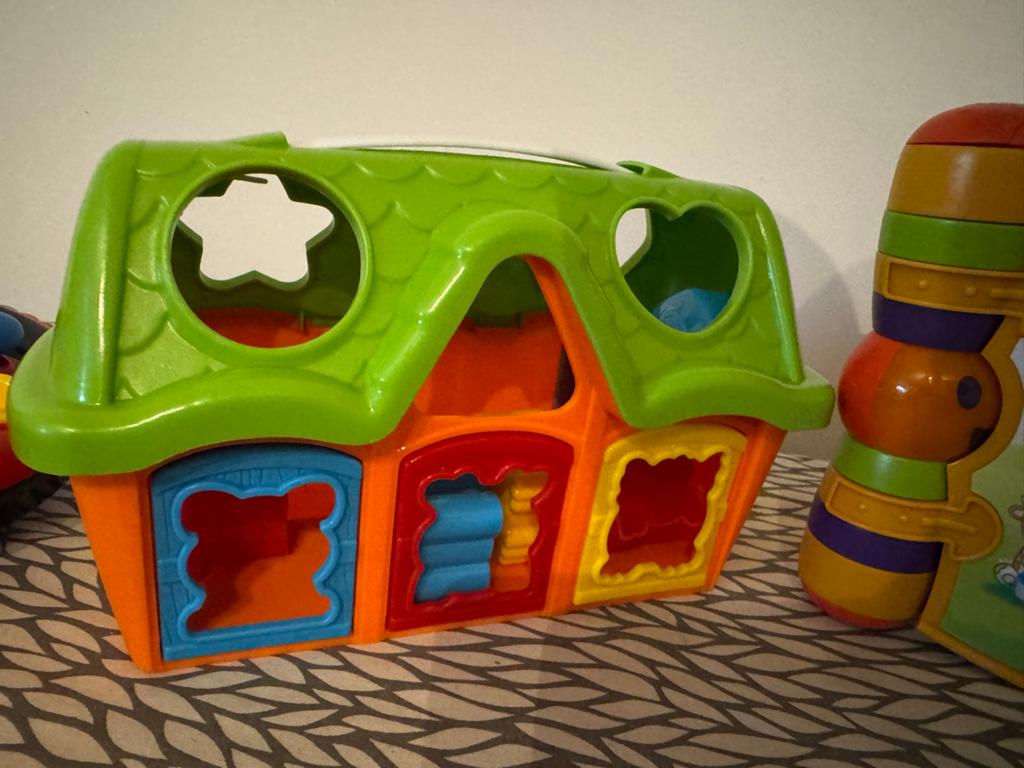 Vtech Magisch Liedjesboek, Fisher Price Rups en Vormenhuis, Ophalen of Verzenden, Zo goed als nieuw