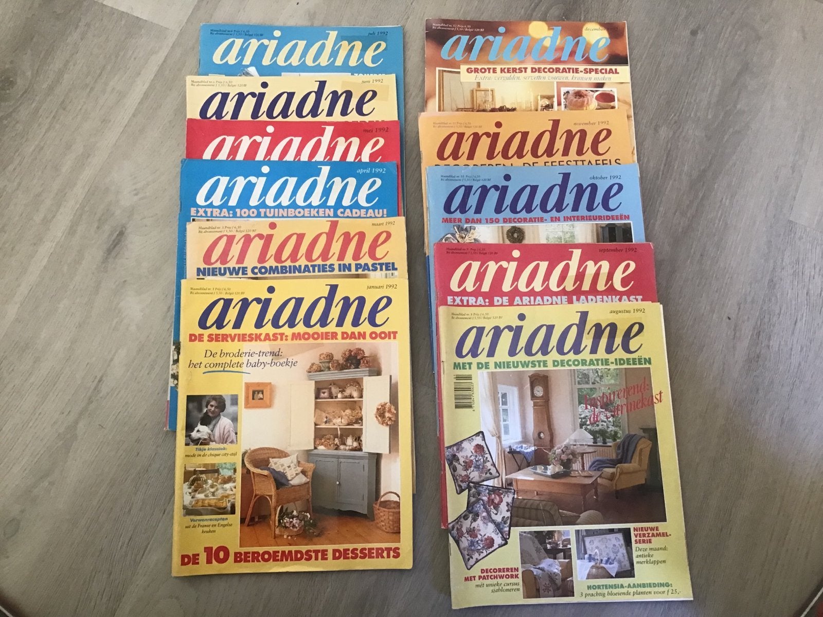 Ariadne jaargang 1992 compleet met inlegvellen (Februari mis, Ophalen of Verzenden, Gelezen, Damesbladen