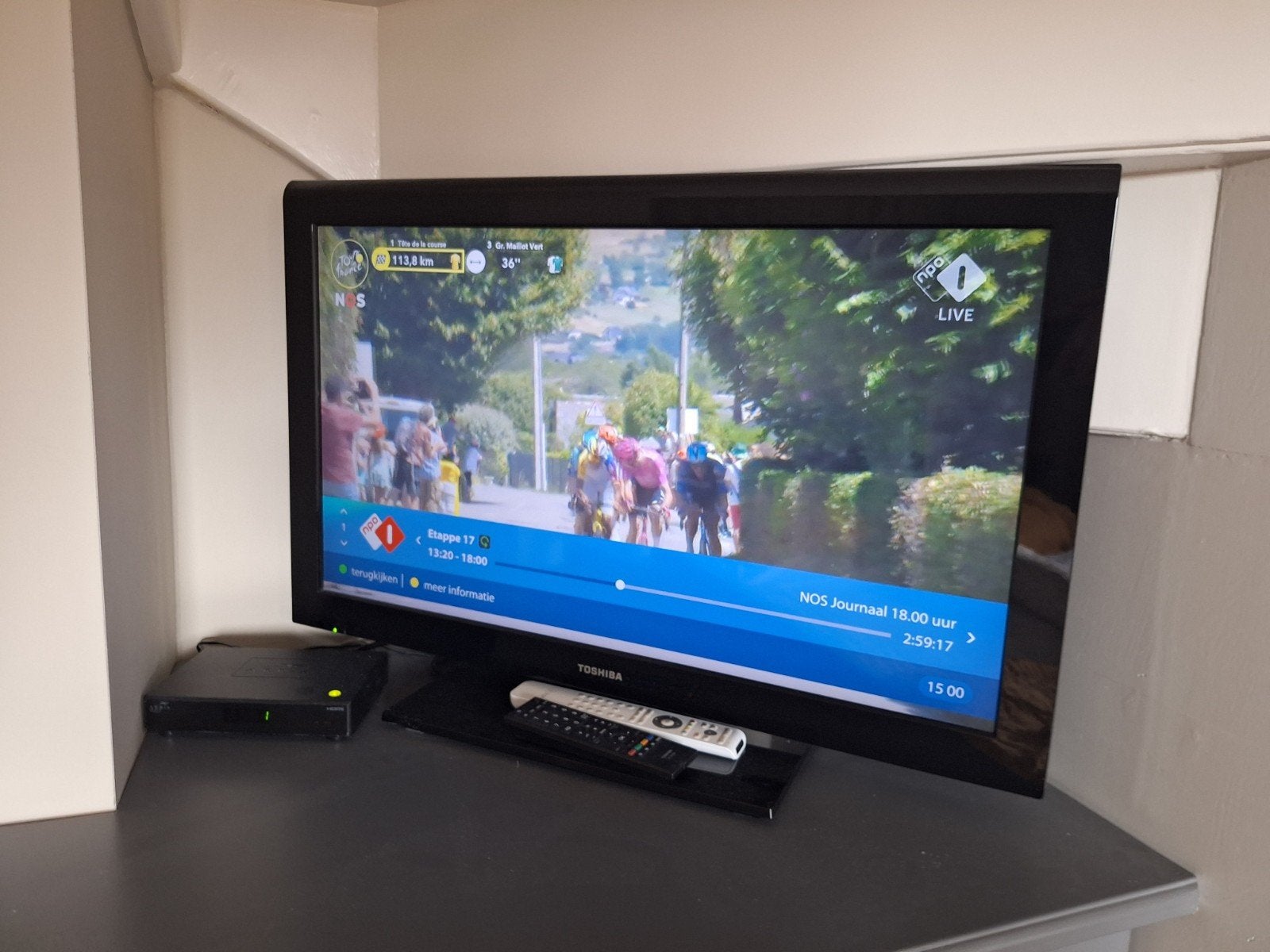Toshiba 32 inch LCD TV - Model 32LV933G, 50 Hz, LCD, Full HD (1080p), Gebruikt