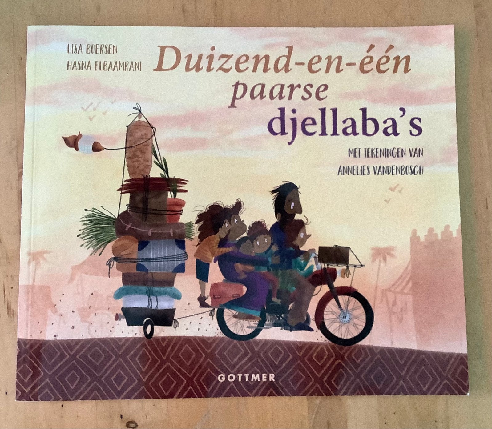 Duizend-en-één paarse djellaba’s, Ophalen of Verzenden, Zo goed als nieuw