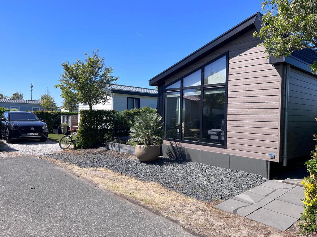 Te Huur !! Chalet valk 1624 renesse julianahoeve, 2 slaapkamers, Zeeland, Recreatiepark, Tv