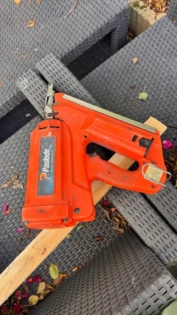 Constructietacker, afwerkingsspijkerpistool te koop, Ophalen, Gebruikt, Tacker/nietmachine