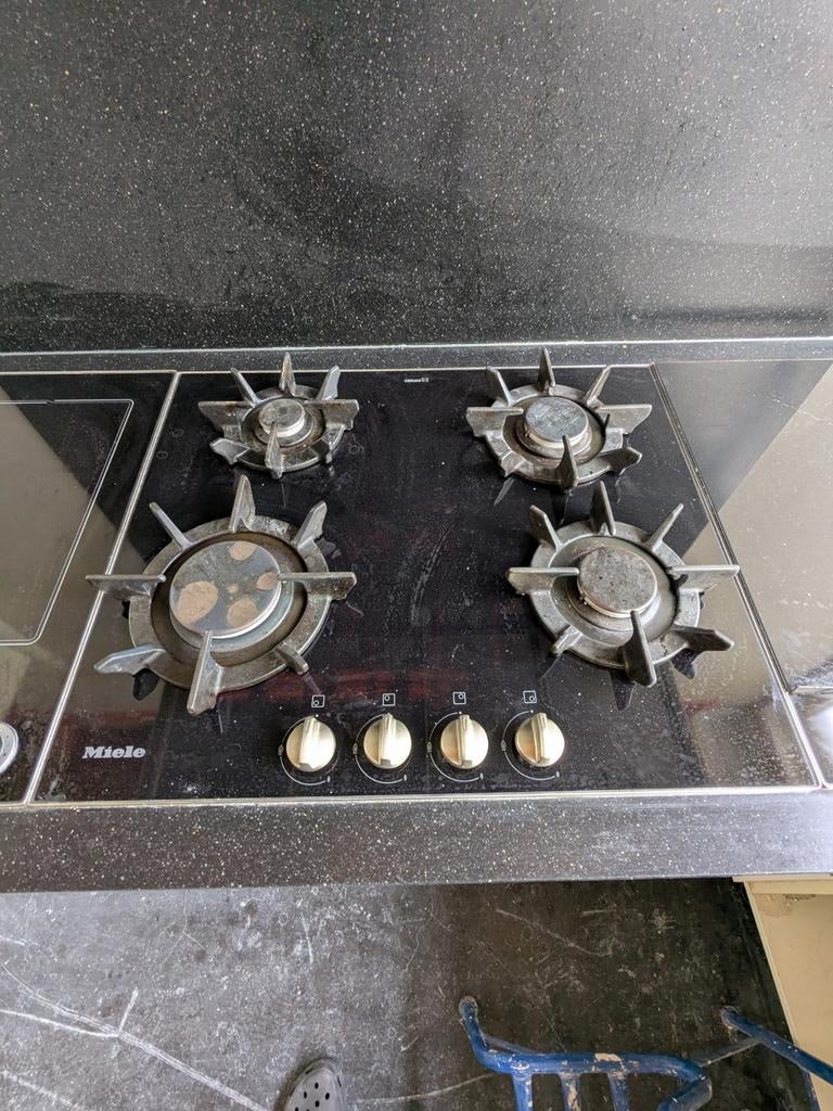 Miele Km361 G gas kookplaat, Witgoed en Apparatuur, Kookplaten, Ophalen, Gebruikt, 4 kookzones, Inbouw