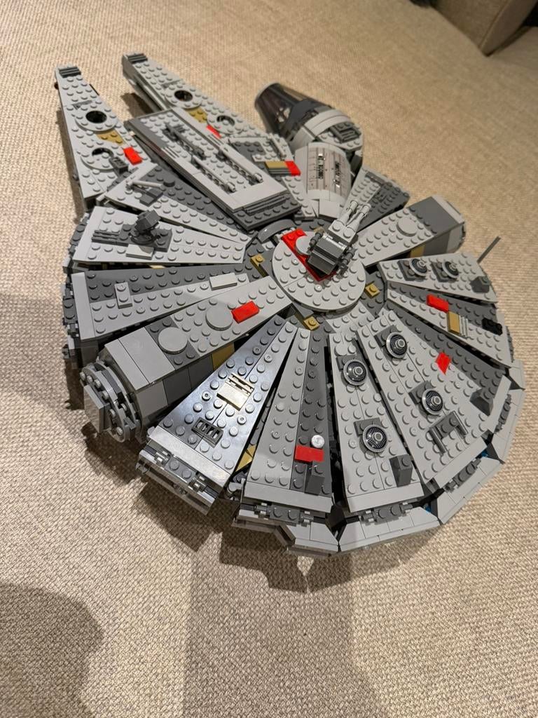 LEGO !PRIJS VERLAAGD! Millennium Falcon, Verzamelen, Star Wars, Ophalen of Verzenden, Zo goed als nieuw, Actiefiguurtje