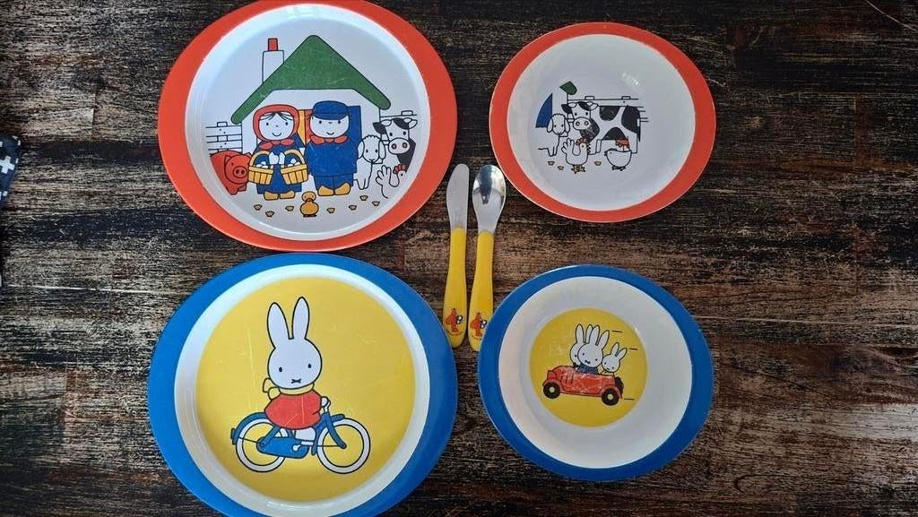 Bordjes,bestek,bekers. Nijntje, Woezel&Pip, overige. 17stuks, Ophalen of Verzenden, Gebruikt