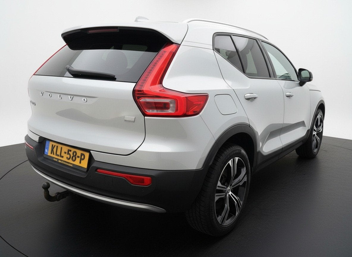 Volvo XC40 1.5 T4 PHEV 211PK AUT. RECHARGE INSCRIPTION TREKH, Auto's, Euro 6, Wit, Bedrijf, Hybride Elektrisch/Benzine