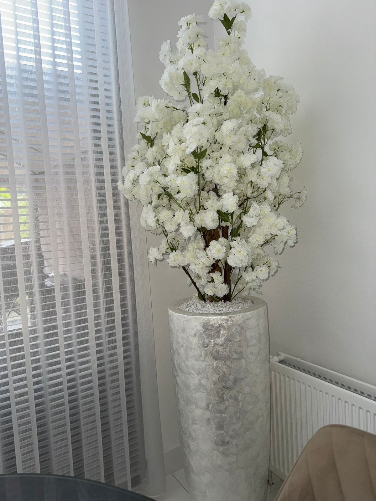 Schelpenvazen met bloesem, Antiek en Kunst, Ophalen of Verzenden