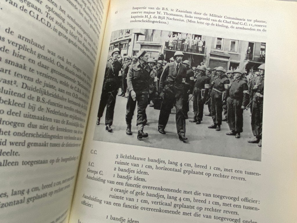 De Binnenlandse Strijdkrachten 1940 - 1945 Twee delen, Verzamelen, Ophalen of Verzenden, Landmacht, Nederland, Boek of Tijdschrift