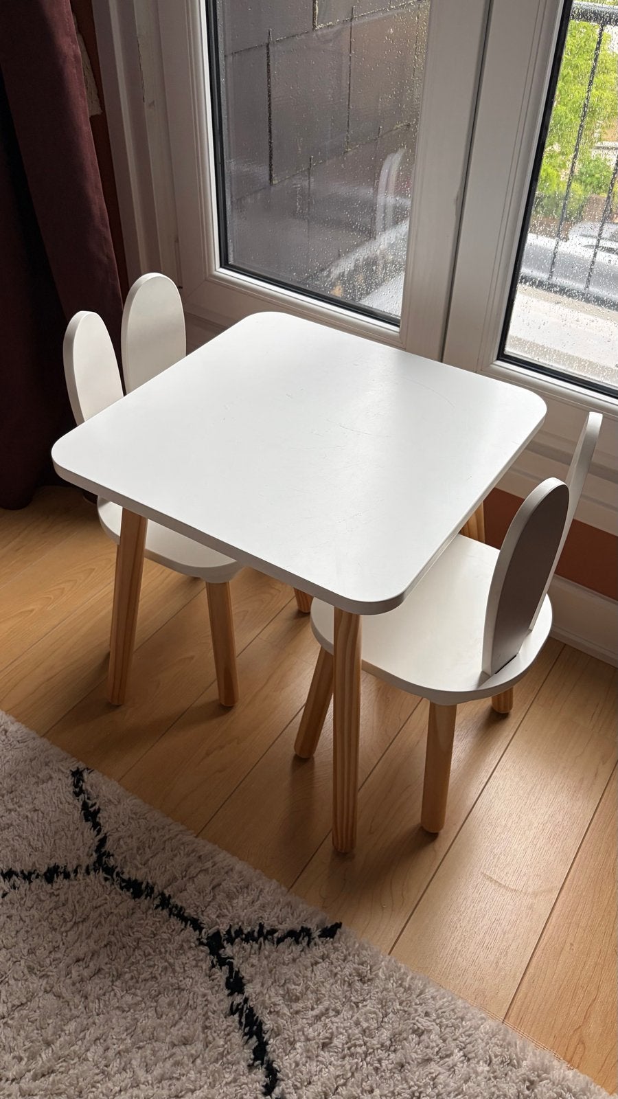 Petit Amelie Leuk kindertafeltje zonder stoeltjes, Ophalen, Gebruikt, Tafel(s) en Stoel(en)