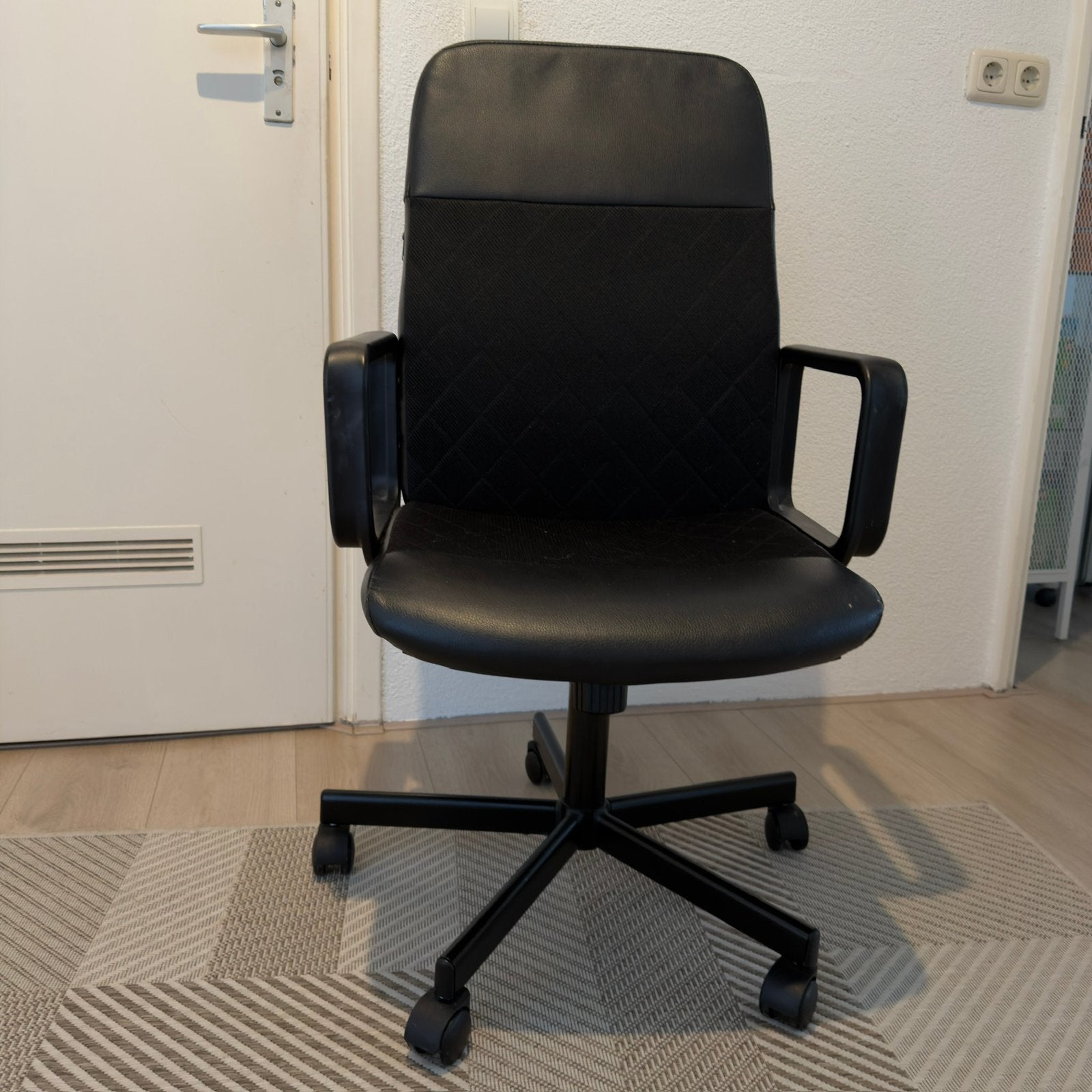 Bureaustoel, Ophalen of Verzenden, Zo goed als nieuw, Zwart