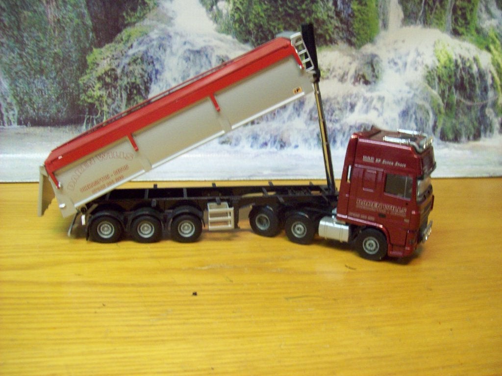 Lion Toys - Daf 95 XF + 3 assige Asfalt Kieper - Daren Wills, Ophalen of Verzenden, Zo goed als nieuw, Bus of Vrachtwagen, Lion Toys