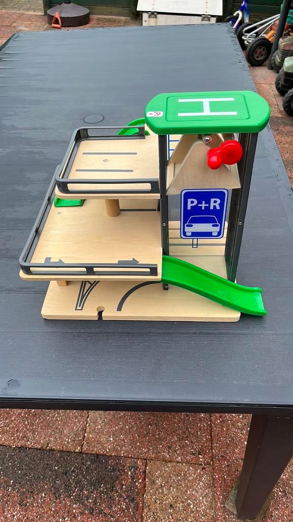 Ikea LiLLABO houten parkeer garage met een lift, Ophalen of Verzenden, Zo goed als nieuw