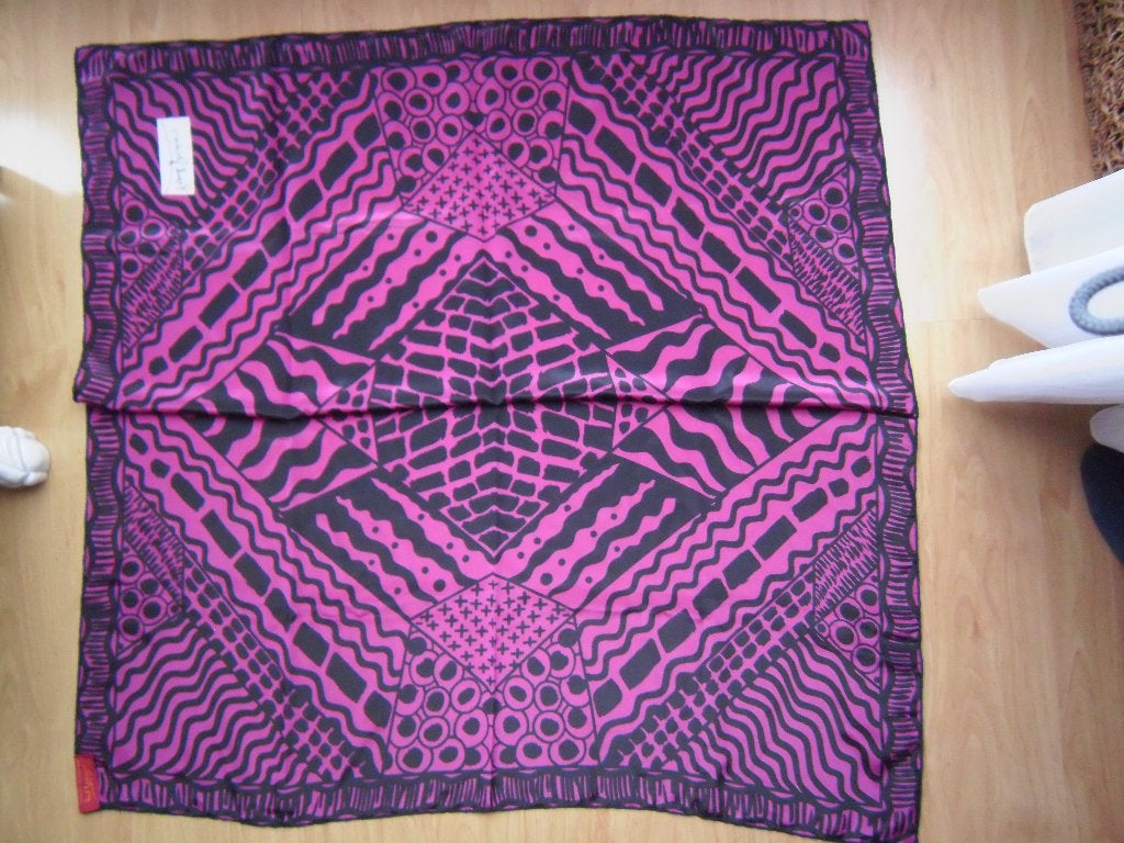 Frank Govers sjaaltje sjaal zwart roze hoofddoek, Ophalen of Verzenden, Zo goed als nieuw, Maat 46/48 (XL) of groter, Sjaal