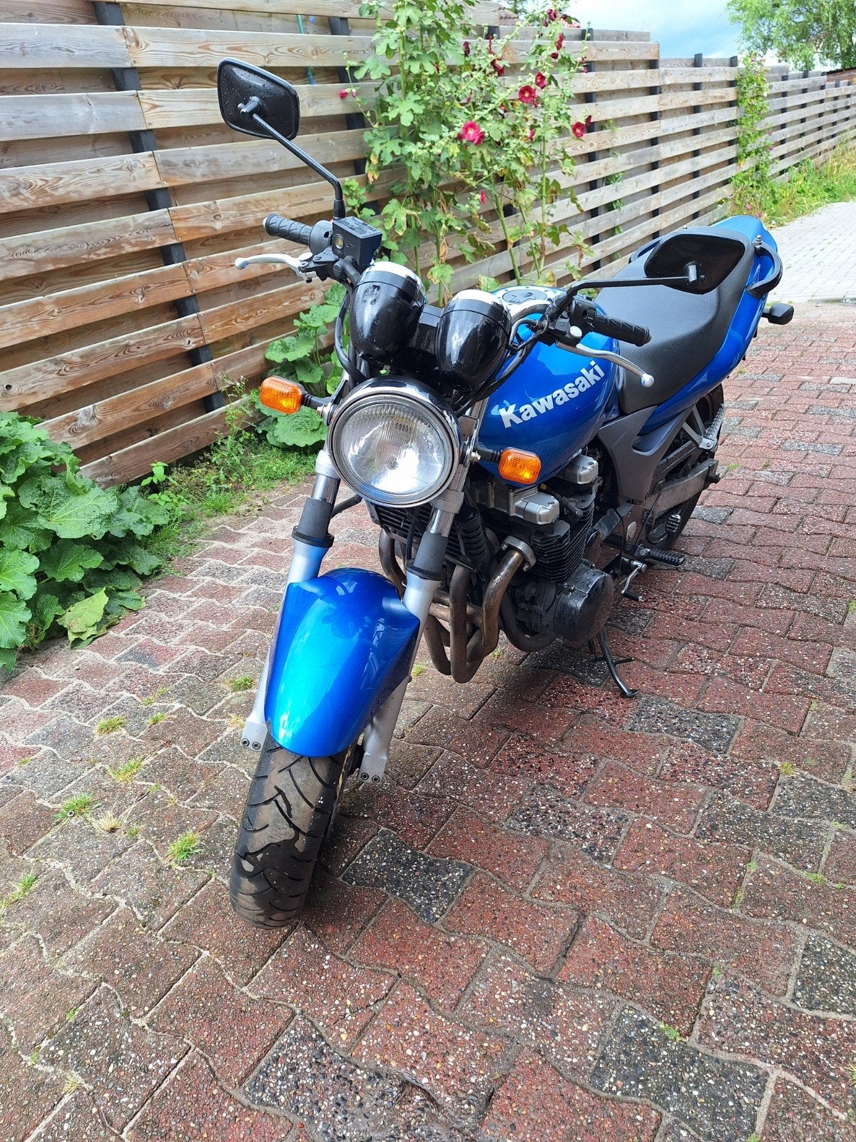 Kawasaki ZR-7 Blauw, Particulier, Naked bike