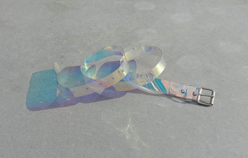 Transparante Holografische Riem / 95 x 2,4 cm - ongebruikt, Kleding | Dames, Minder dan 3 cm, Overige kleuren, Tailleriem, Ophalen of Verzenden