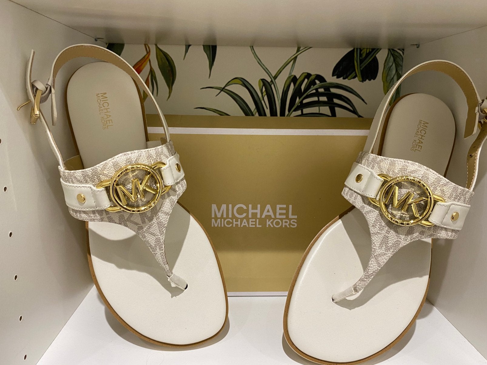 Michael Kors sandalen/slipper NIEUW, Slippers, Beige, Nieuw, Ophalen of Verzenden