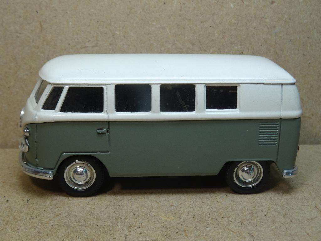 SOLIDO 1/43, VOLKSWAGEN T-1 Busje, Wit-Grijs, Zie Foto`s, Ophalen of Verzenden, Zo goed als nieuw, Bus of Vrachtwagen