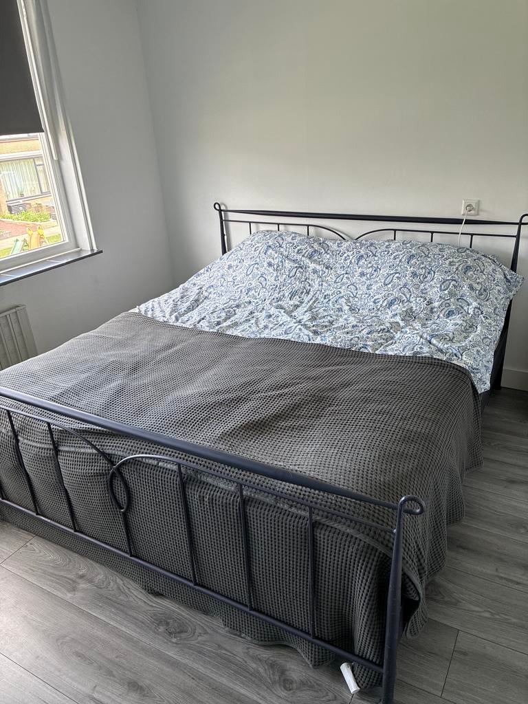 Tweepersoonsbed 200x180 cm - Zwart metaal, Ophalen, Gebruikt, Zwart, Tweepersoons