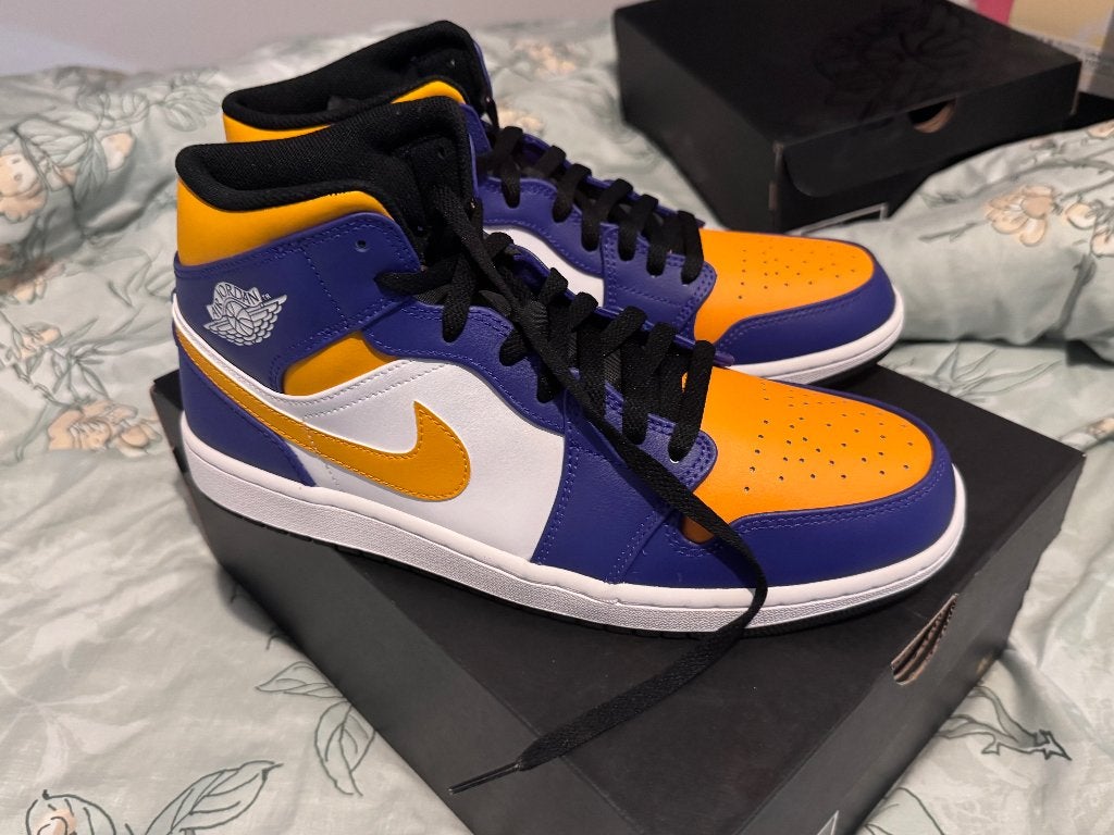 Jordan 1 mid Lakers size 10.5 / 44.5, Overige kleuren, Verzenden, Nieuw, Sneakers of Gympen