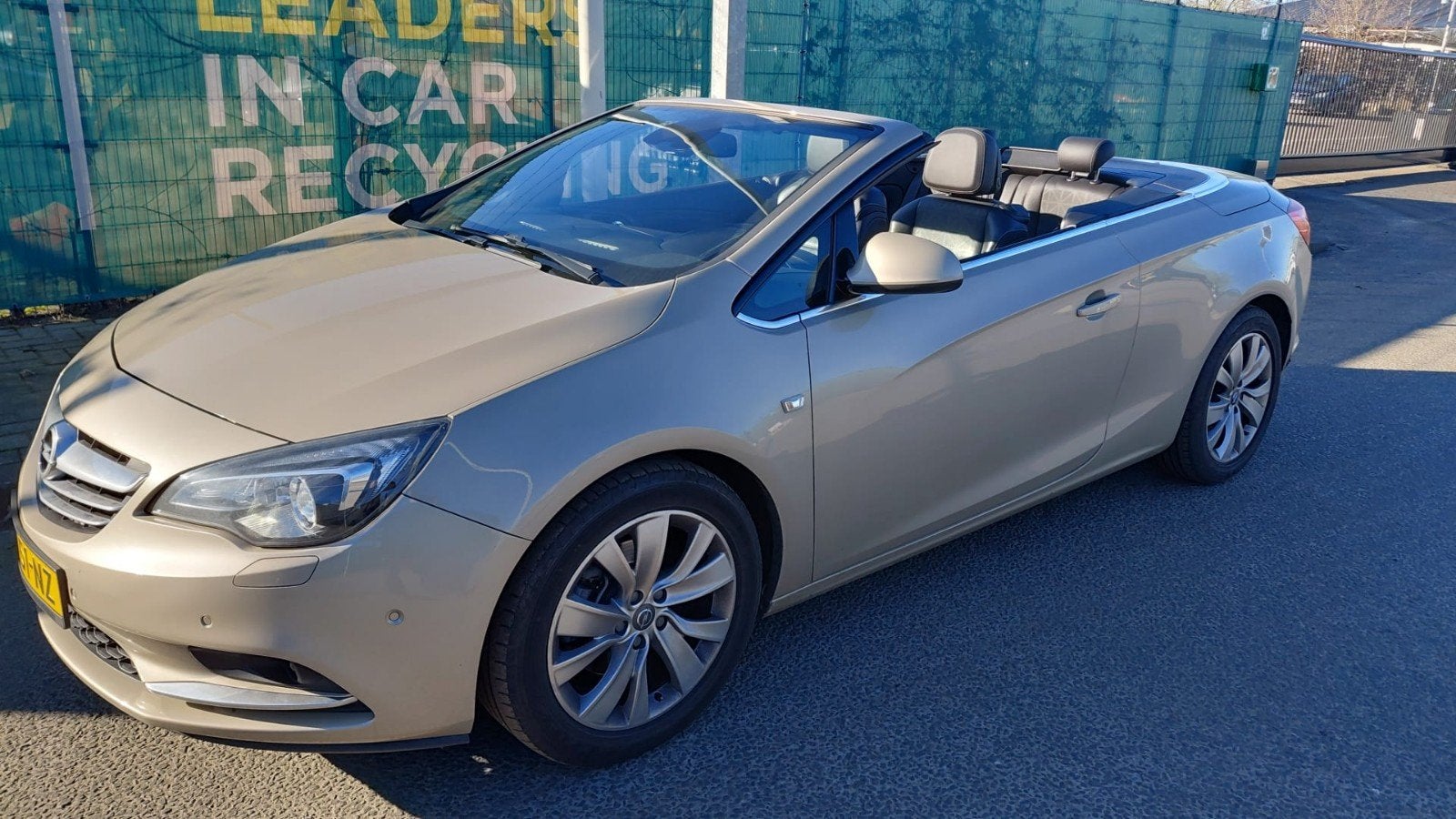 Opel Cascada 1.4 Turbo 140 PK 2013 Bruin, Voorwielaandrijving, 1250 kg, Zwart, 4 cilinders