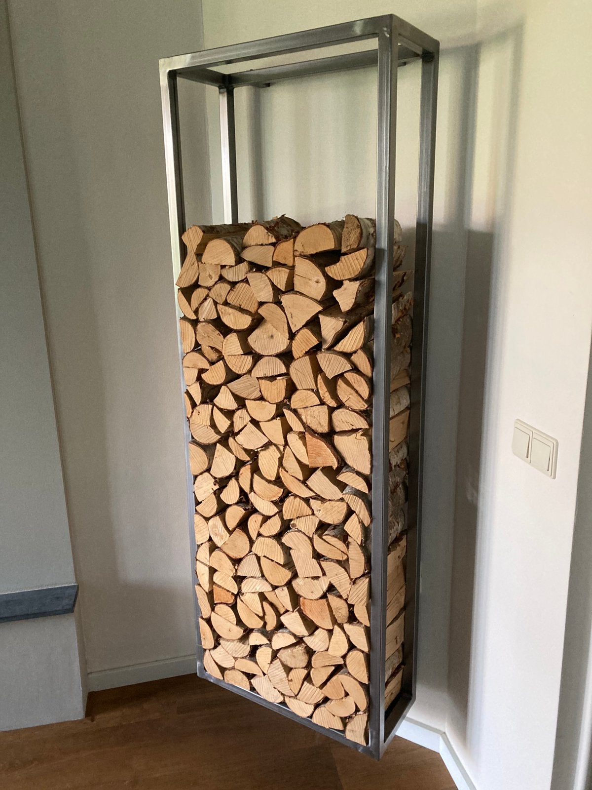 Mooi design ijzeren haardhoutrek! Hangt aan de muur!!, Minder dan 3 m³, Ophalen, Stammen