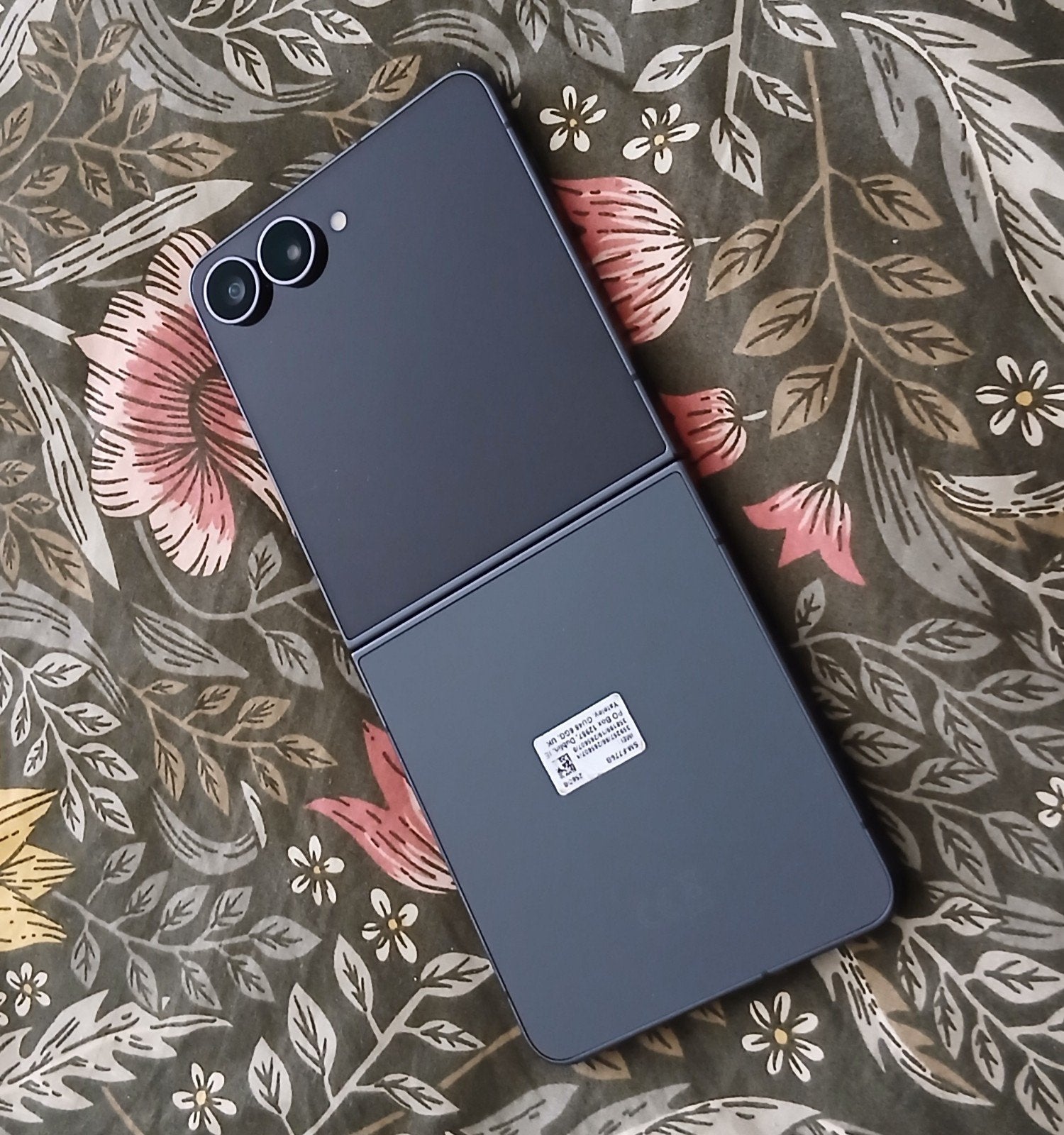 Foto 3 van Samsung Galaxy Z Flip8 – zo goed als nieuw – 2x opgeladen