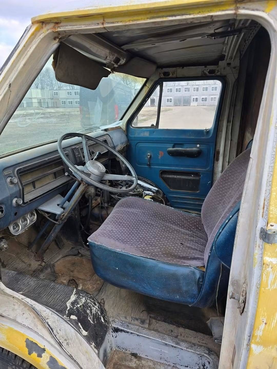Ford Econoline 1973 V8, foto 8