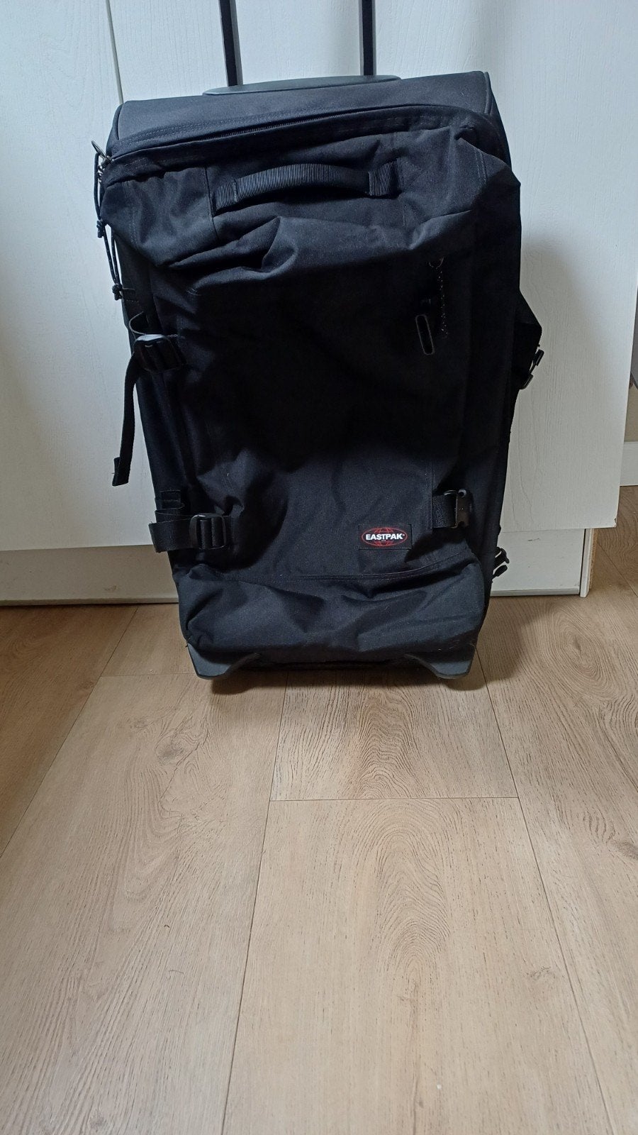 Eastpak reistas met wieltjes en uitschuifbare handgreep, Uitschuifbare handgreep, 30 cm of meer, Zwart, Ophalen of Verzenden