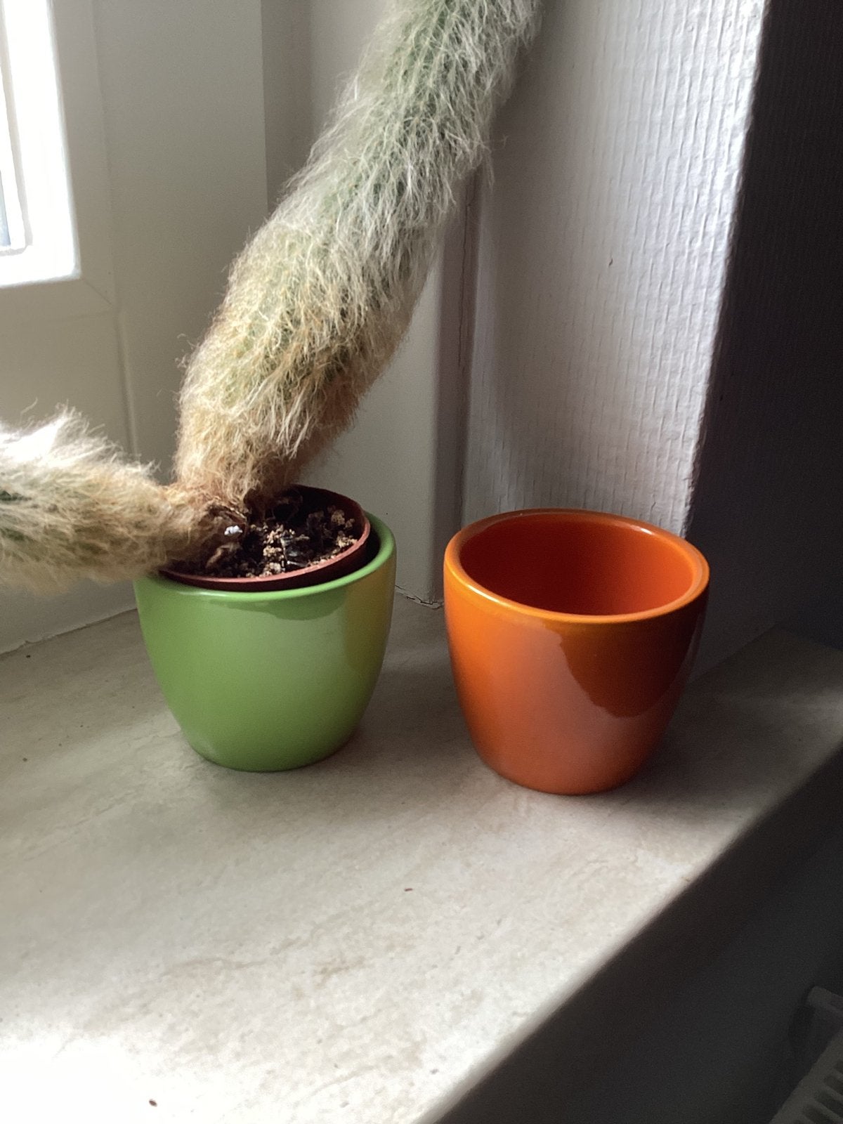 2 Vintage / retro - mini bloempotjes - groen en oranje -, Tuin en Terras, Bloempotten, Rond, Binnen, Ophalen of Verzenden, Zo goed als nieuw