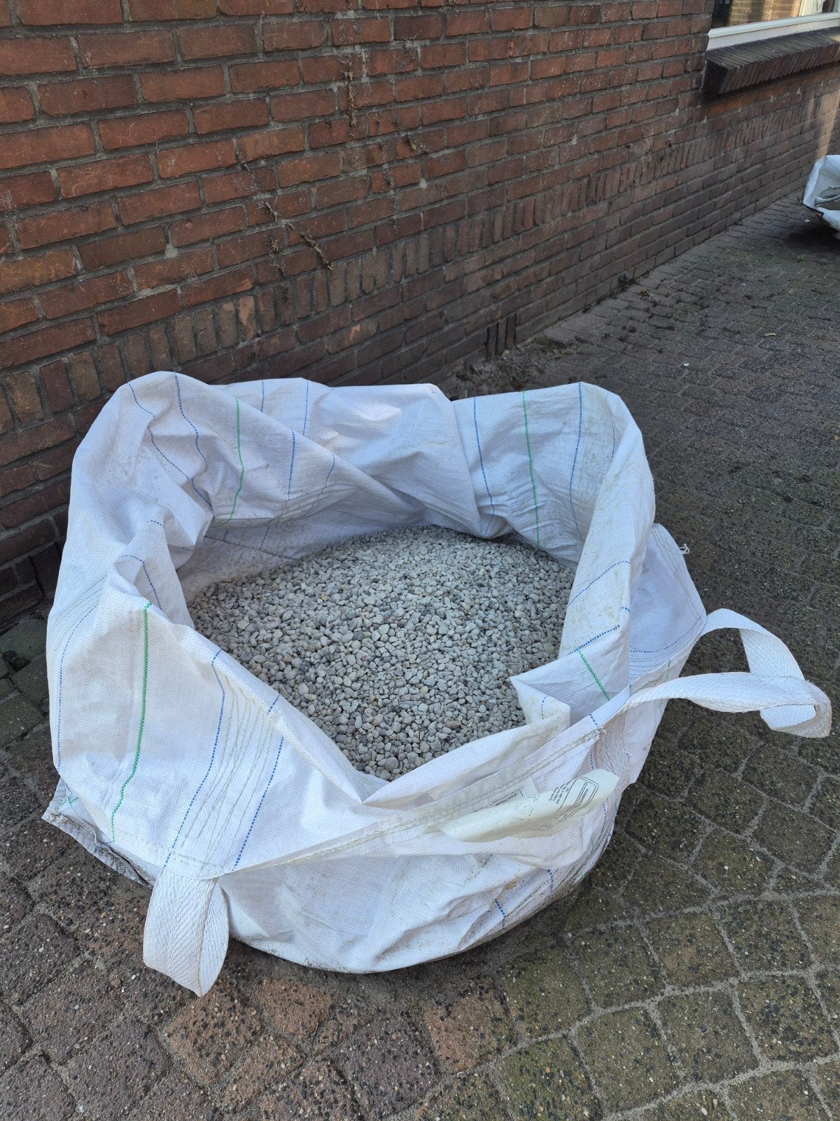 GRATIS Limburgs wit grind 6-18mm restpartij, Tuin en Terras, Ophalen, Nieuw, Wit