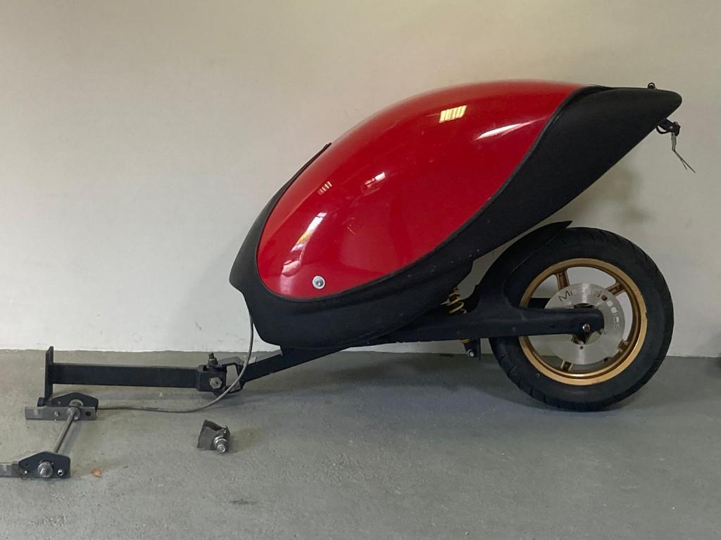 Aerodynamische éénwielige motor aanhanger, Motoren, Ophalen, Gebruikt