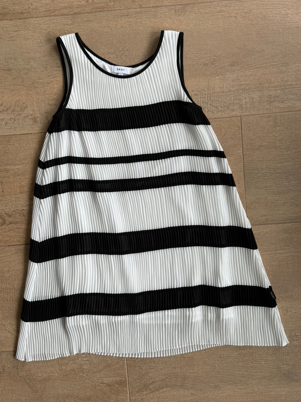 DKNY jurk maat 140, Ophalen of Verzenden, Zo goed als nieuw, Meisje, Jurk of Rok