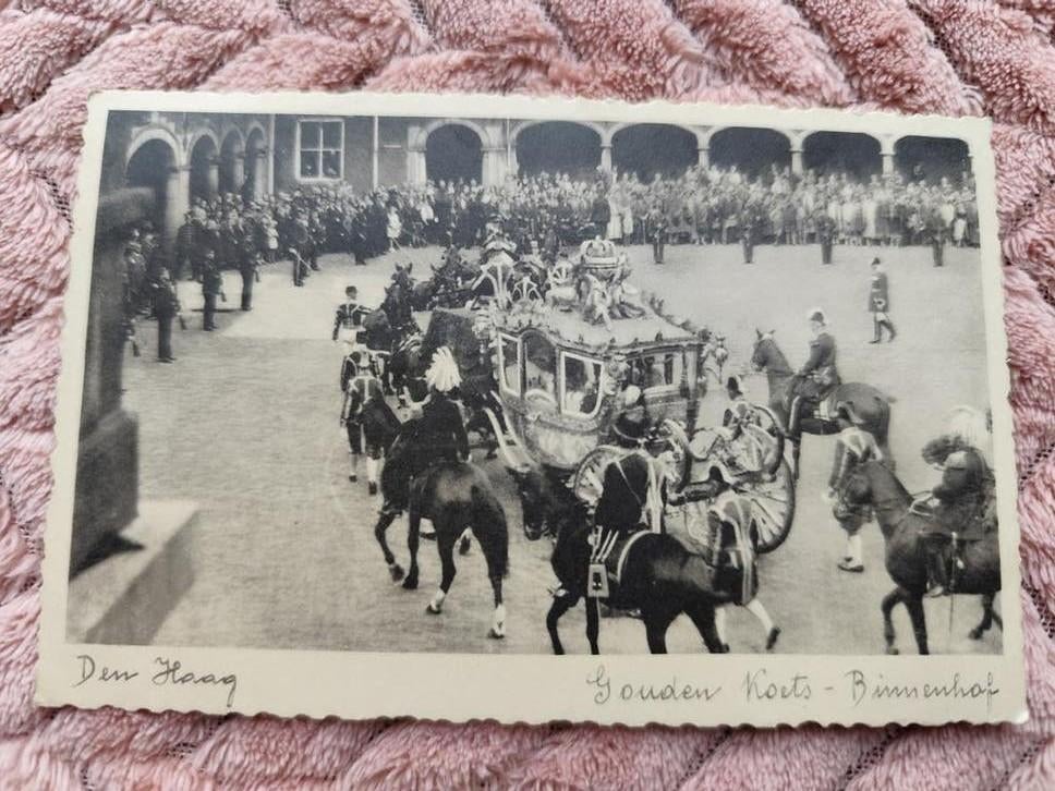 Oude Ansichtkaart Den Haag Gouden Koets Binnenhof 1947, Ophalen of Verzenden, 1940 tot 1960, Gelopen
